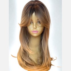 Paryk. Lang og glat med etageklip i blond ombremix. L�ngde: 60cm