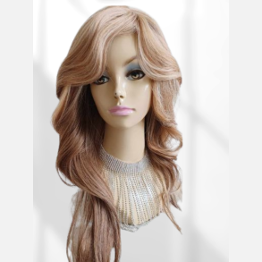 Paryk. Fantastisk flot styling der giver et moderne look.  Blondmix og varmeresistent. L�ngde: 62 cm