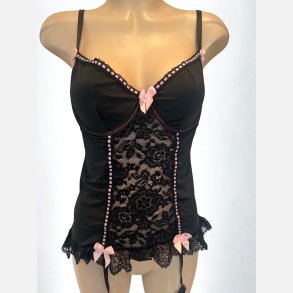 Corsage. Sort i blonde med 4 str�mpeholdere. Incl. trusser og str�mper. 