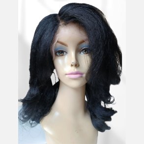 Paryk. Flot mellemlang med store kr�ller og godt fylde i sort farve 1. Lace front der klippes til. Heatresistent
