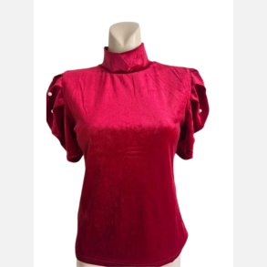 Bluse med korte �rmer i bordeauxr�d velour. Fine hvide perler p� �rmer. Str. Large/Xlarge