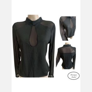 Bluse i sort med mesh �rmer og paneler foran og bagp�. Super fin bluse der sidder t�t til kroppen. XL