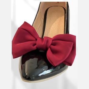 Sl�jfer til sko eller st�vler S�ttes fast med clips Bordeaux satin Pift din sko op!.