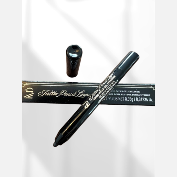 Eyeliner blyant vandfast. L�kker og bl�d at p�f�re i sort