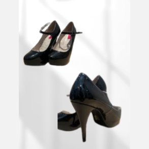 Sorte lakplateau fra pleaser med rem. Str 43 (us12) Second hand
