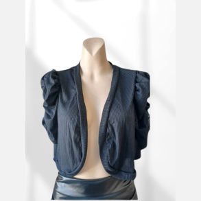 Bolero. S�d jakke der er kort og med korte puf�rmer. D�kker dine skuldre. XL- 3XL