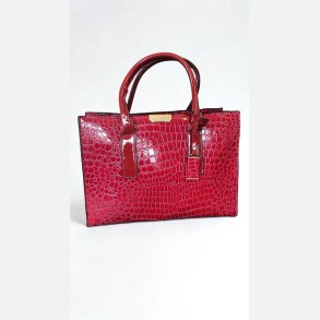 Taske. M�rker�d i krokodillelook med lynl�s og medf�lgende skulderrem. H: 24 cm L. 34 cm
