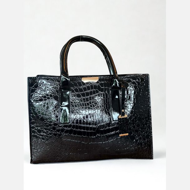 Taske. Sort krokodillelook med god plads. Skulderrem medf�lger. L: 32,5 cm H: 24 cm