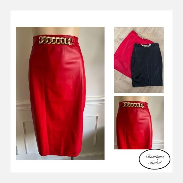 Nederdel i r�d kraftig l�derlook med elastik i taljen. Flot detalje i guld. XL